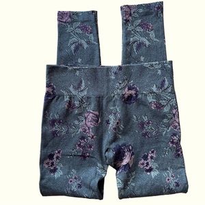 HUE Womens Fashion Leggings Gray Purple Floral Print Athleisure Size M/L